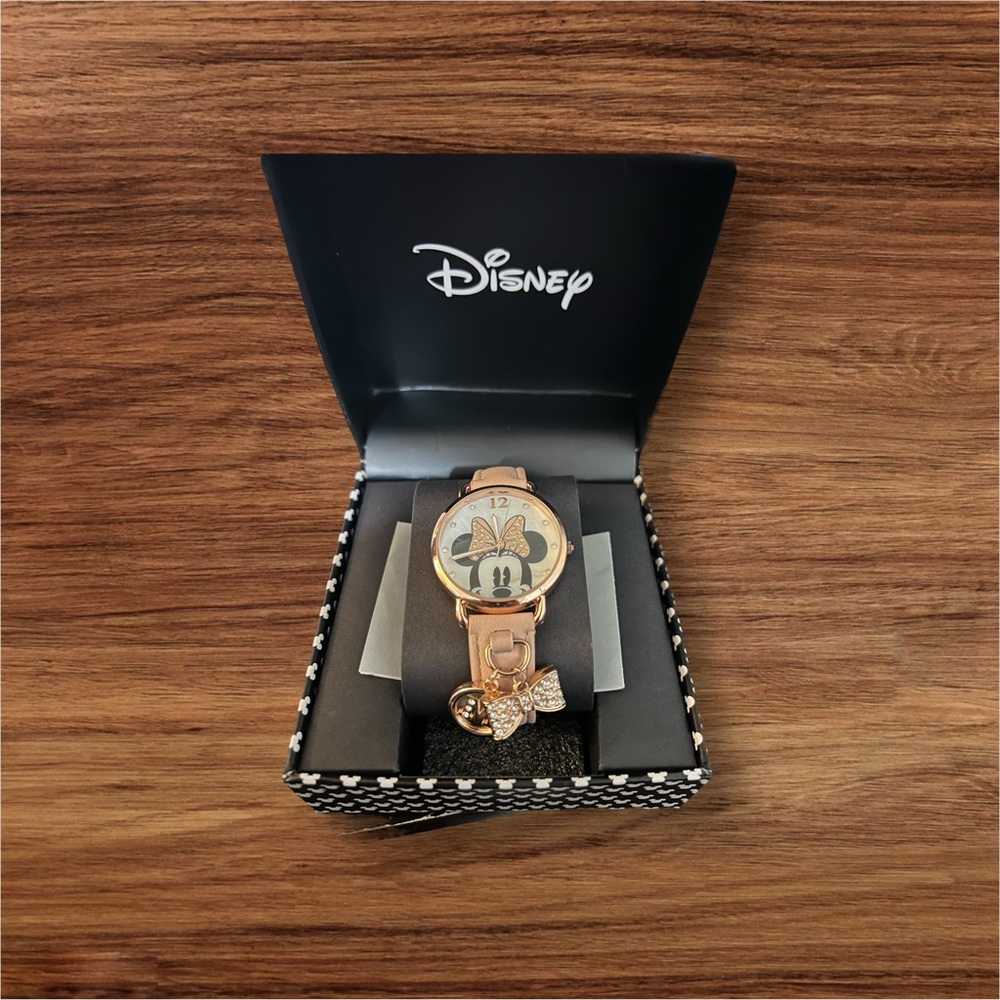 Disney‎ Minnie Mouse leather watch NWOT